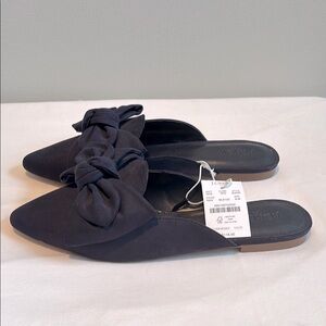New with tags J. Crew slip on pointed toe mules with bow detail in navy